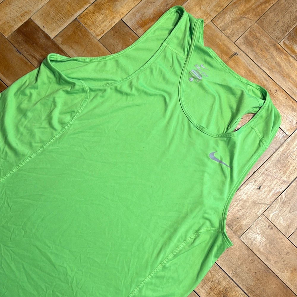 Nike tank. “Brat” color. Mens L